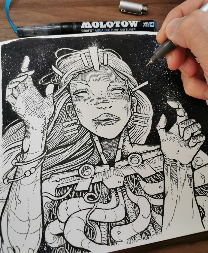 Sketchbook — figura femenina con tentáculos y velas encendidas