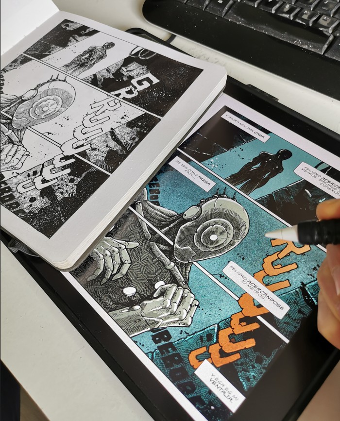 Sketchbook — página de cómic con robot y onomatopeyas